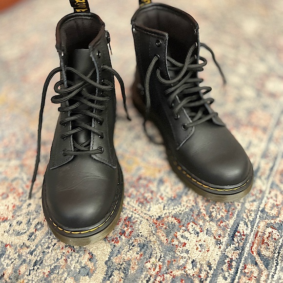 DR. MARTEN’S JUNIOR / SIZE : 2 - Picture 1 of 4